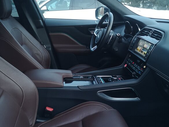 2018 Jaguar F-Pace I, белый, 4700000 рублей - вид 5