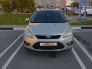 2010 Ford Focus II Рестайлинг, серебристый, 710000 рублей, вид 1