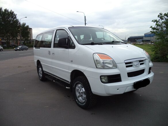 2005 Hyundai H-1 I Рестайлинг, белый - вид 2