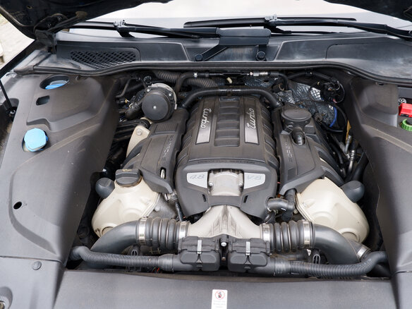 2015 Porsche Cayenne Turbo II Рестайлинг (958), синий, 5000000 рублей - вид 23