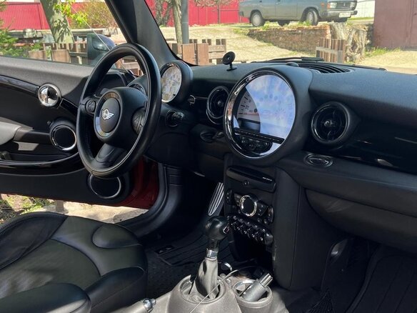 2013 Mini Hatch Cooper S II (R56) Рестайлинг, оранжевый, 1500000 рублей - вид 3