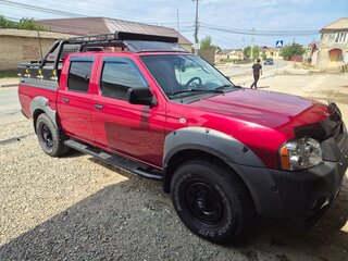 2002 Nissan Navara (Frontier) II (D22), красный, 1666666 рублей, вид 2