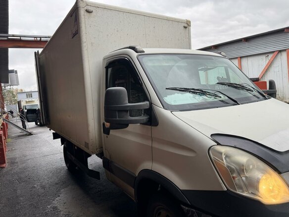 2013 Iveco Daily, белый, 2200000 рублей - вид 4