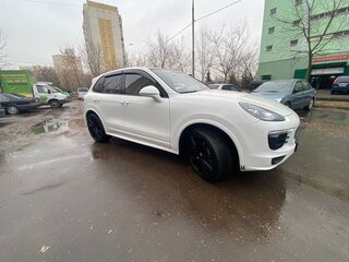 2015 Porsche Cayenne S Diesel II Рестайлинг (958), белый, 4950000 рублей, вид 3