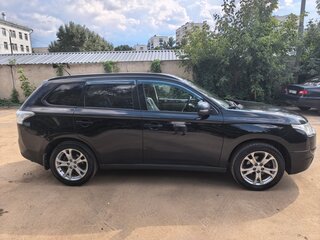 2014 Mitsubishi Outlander III, чёрный, 1450000 рублей, вид 2