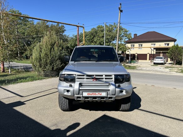 1997 Mitsubishi Pajero II Рестайлинг, серебристый, 1600000 рублей - вид 1