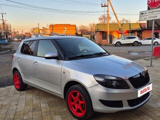 2014 Skoda Fabia II Рестайлинг, серебристый, 870000 рублей, вид 1