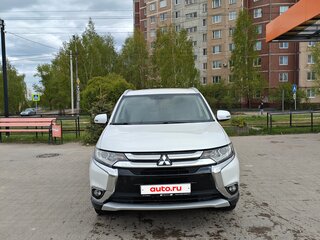 2016 Mitsubishi Outlander III Рестайлинг 2, белый, 1750000 рублей, вид 1