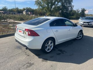 2013 Volvo S60 II Рестайлинг, белый, 1400000 рублей, вид 4