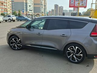 2018 Renault Scenic IV, серый, 2000000 рублей, вид 4