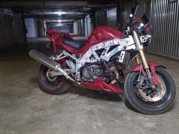 2004 Suzuki SV 650, пурпурный