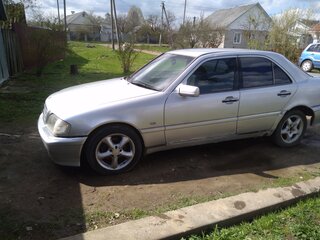 1996 Mercedes-Benz C-Класс 220 I (W202), серебристый, 30000 рублей, вид 1
