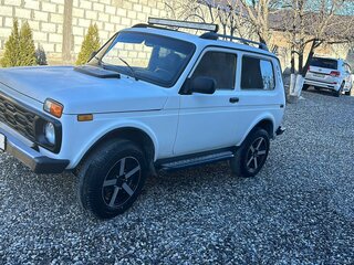 2005 Lada (ВАЗ) 2121 (4x4) I Рестайлинг, белый, 450000 рублей, вид 1