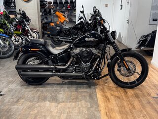 2019 Harley-Davidson Street Bob, чёрный, 1599000 рублей, вид 2