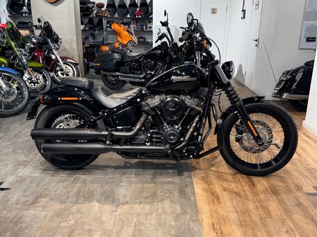 2019 Harley-Davidson Street Bob, чёрный, 1599000 рублей, вид 2