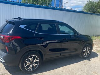 2022 Kia Seltos I, чёрный, 1850000 рублей, вид 2