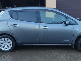 2014 Nissan Leaf I (ZE0/AZE0), серый, 950000 рублей, вид 3