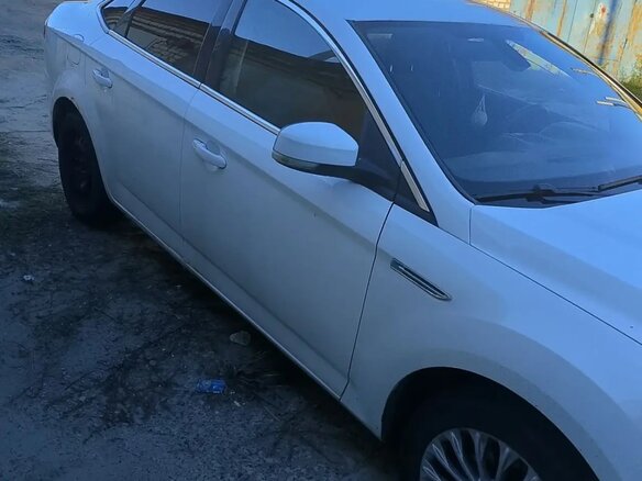 2011 Ford Mondeo IV Рестайлинг, белый, 1150000 рублей - вид 1