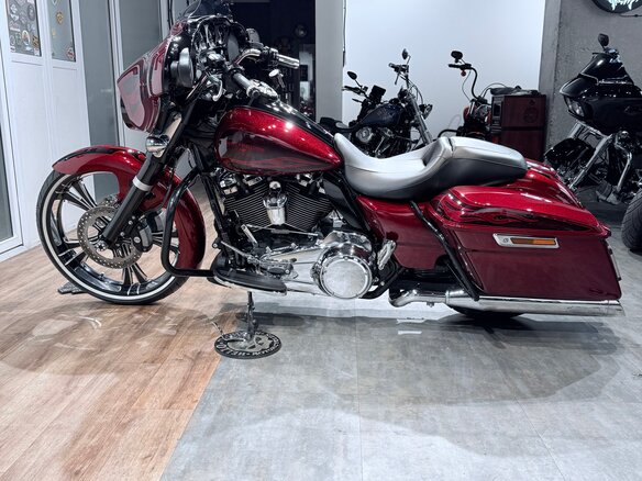 2017 Harley-Davidson Street Glide, красный, 1999000 рублей - вид 8