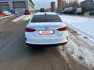 2021 Hyundai Solaris II Рестайлинг, белый, 1550000 рублей, вид 4