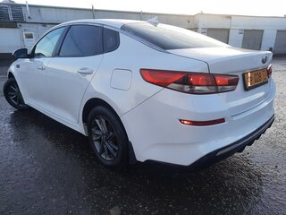2018 Kia Optima IV Рестайлинг, белый, 1300000 рублей, вид 5