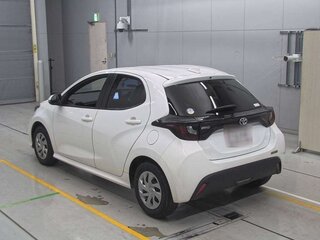2021 Toyota Yaris IV, белый, 1109706 рублей, вид 5