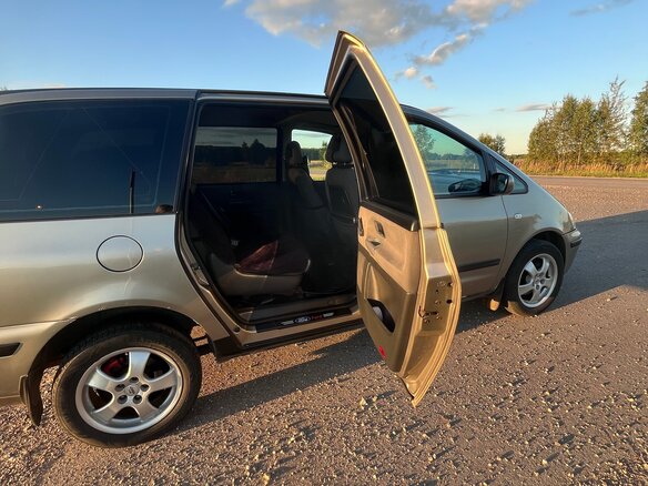 2003 Ford Galaxy I Рестайлинг, бежевый, 650000 рублей - вид 11