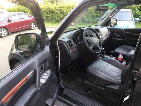 2007 Mitsubishi Pajero IV, чёрный - вид 4