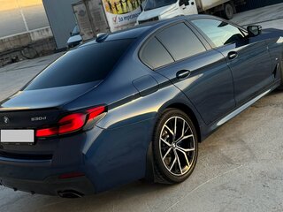 2020 BMW 5 серии 530d xDrive VII (G30/G31/G38) Рестайлинг, синий, 6900000 рублей, вид 3