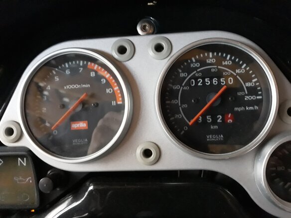 1998 Aprilia Pegaso 650, чёрный - вид 2