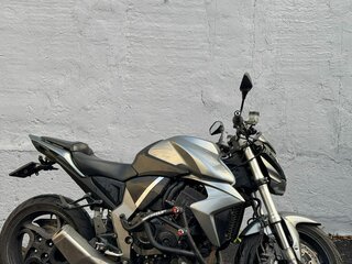 2008 Honda CB 1000R, серый, 650000 рублей, вид 1