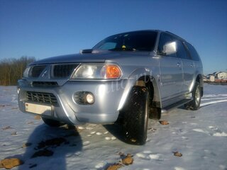 2005 Mitsubishi Pajero Sport I Рестайлинг, серебристый, 900000 рублей, вид 1