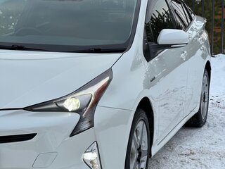 2016 Toyota Prius IV (XW50), белый, 1720000 рублей, вид 1