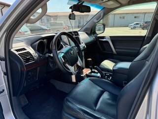 2013 Toyota Land Cruiser Prado 5-speed 150 Series Рестайлинг 1, серебристый, 3500000 рублей, вид 5