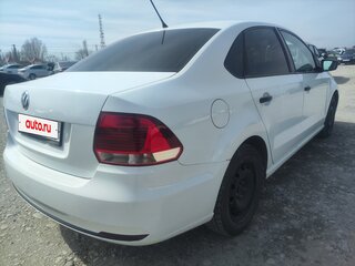 2016 Volkswagen Polo V Рестайлинг, белый, 650000 рублей, вид 3