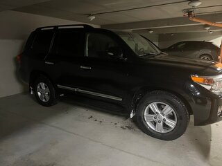 2013 Toyota Land Cruiser 200 Series Рестайлинг 1, чёрный, 5500000 рублей, вид 4