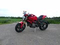 2011 Ducati Monster 1100, красный - вид 3