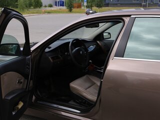 2006 BMW 5 серии 525xi V (E60/E61), коричневый, 999999 рублей, вид 4