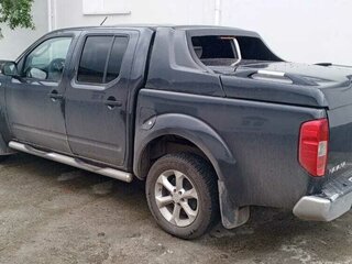 2006 Nissan Navara (Frontier) III (D40), серый, 970000 рублей, вид 4