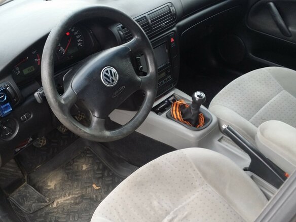 1999 Volkswagen Passat B5, красный - вид 3