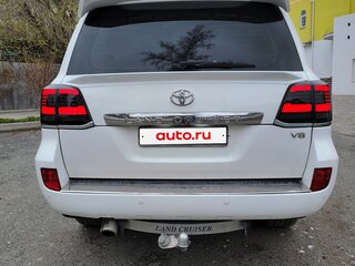 2012 Toyota Land Cruiser 200 Series Рестайлинг 1, белый, 3700000 рублей, вид 2