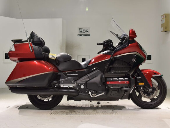 2015 Honda GL 1800 Gold Wing, красный, 1400000 рублей