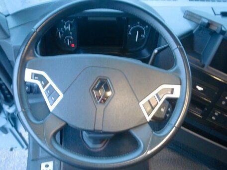 2023 Renault T-Series, серебристый, 12000000 рублей, вид 2