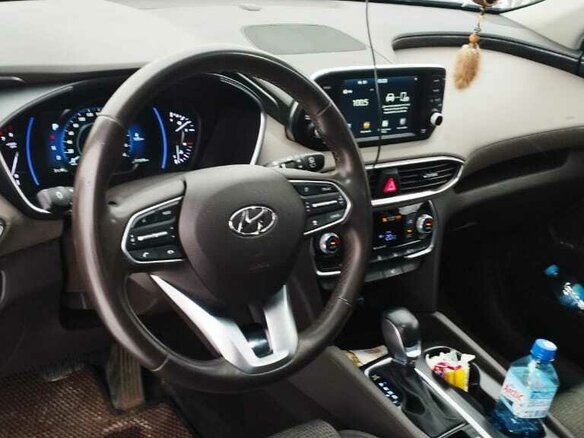 2019 Hyundai Santa Fe IV, серый, 2720000 рублей - вид 4