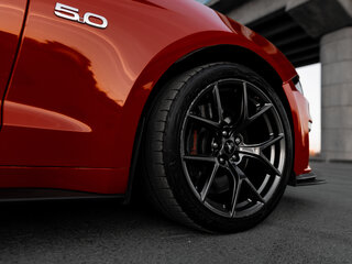 2019 Ford Mustang VI Рестайлинг, красный, 5999000 рублей, вид 3