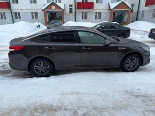 2019 Kia Optima IV Рестайлинг, коричневый, 1650000 рублей, вид 3