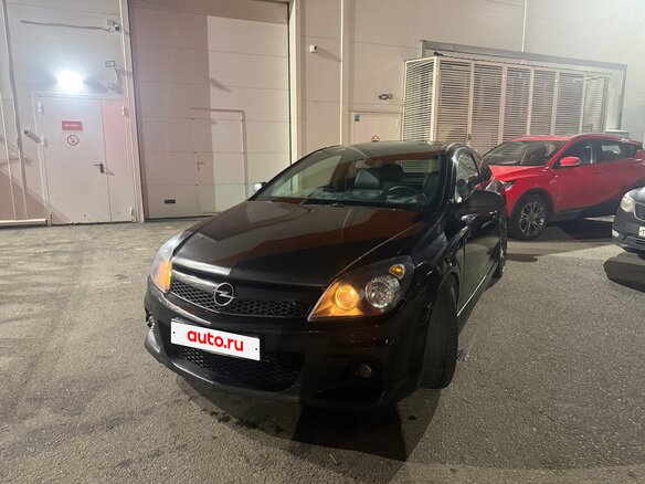 2010 Opel Astra GTC H Рестайлинг, чёрный, 580000 рублей - вид 2