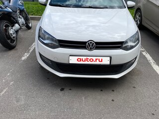 2013 Volkswagen Polo V, белый, 690000 рублей, вид 2