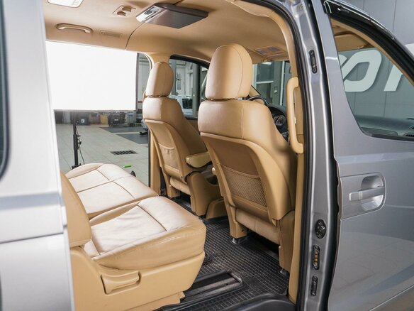 2016 Hyundai H-1 II Рестайлинг, серебристый, 2669000 рублей - вид 12