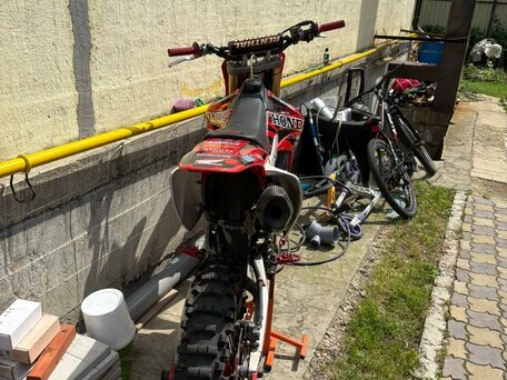 2006 Honda CRF 450R, красный, 330000 рублей, вид 5